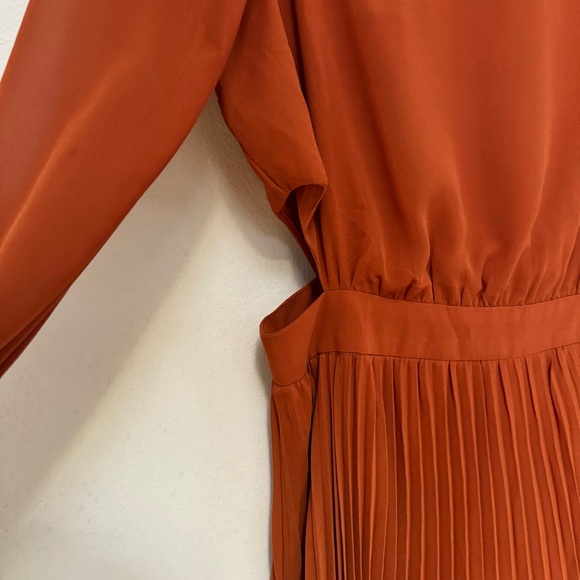 Jealous Tomato Pleated Mini Dress with Puff Sleeves Size Small - Picture 3 of 14